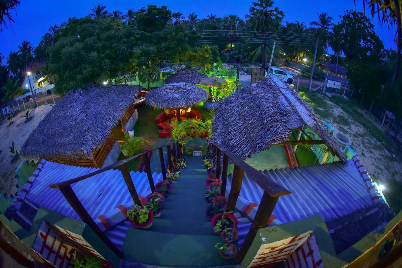 Neem Garden Guest House Batticaloa Esterno foto